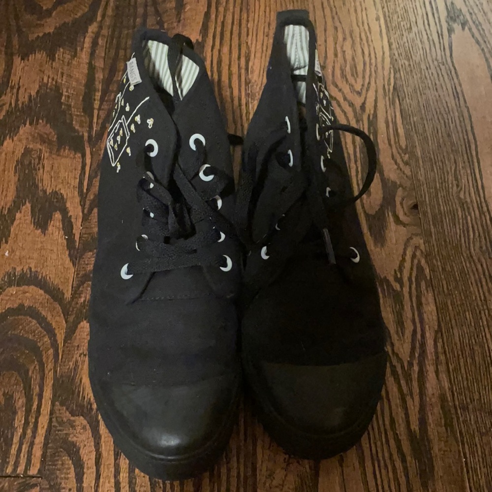 Bangs firefly hi tops